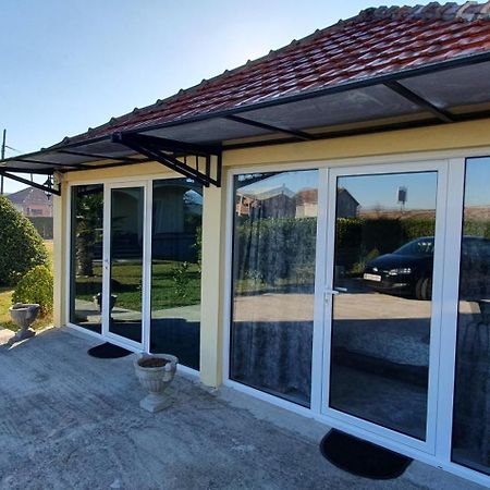 Cozzy Apartment Near The Aiport Podgorica Mitrovici  Ngoại thất bức ảnh