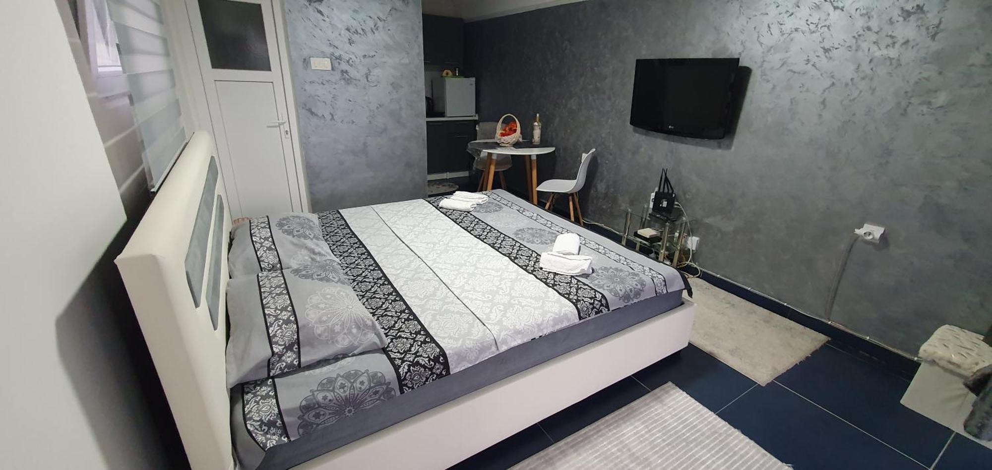 Cozzy Apartment Near The Aiport Podgorica Mitrovici  Ngoại thất bức ảnh