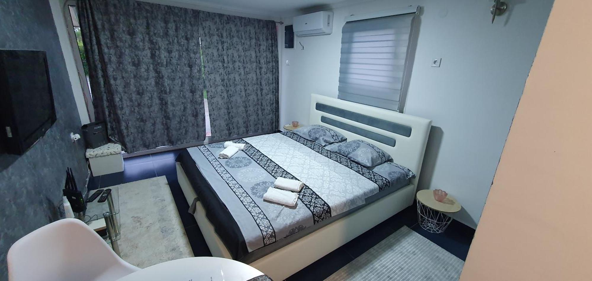 Cozzy Apartment Near The Aiport Podgorica Mitrovici  Ngoại thất bức ảnh